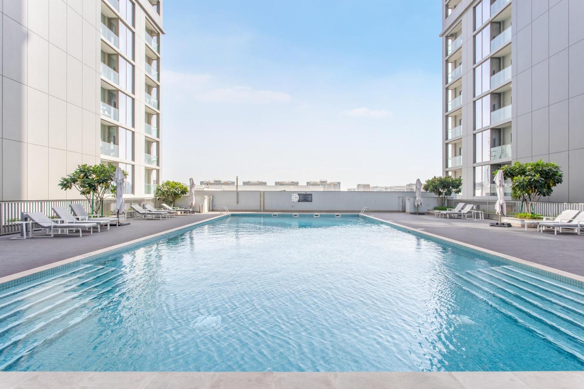 Stay By Latinem Luxury 1Br Plus Study Holiday Home Cv A2712 Near Downtown Дубай Екстериор снимка