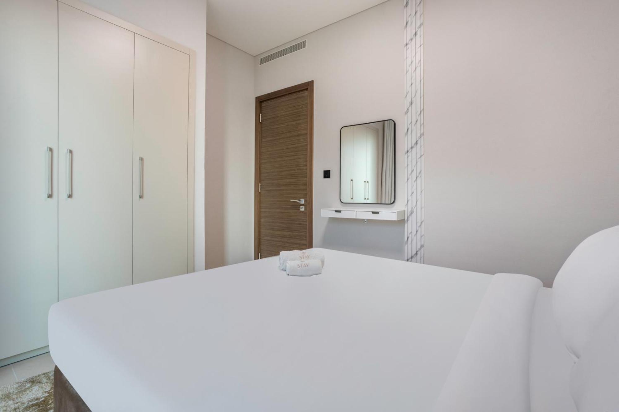 Stay By Latinem Luxury 1Br Plus Study Holiday Home Cv A2712 Near Downtown Дубай Екстериор снимка
